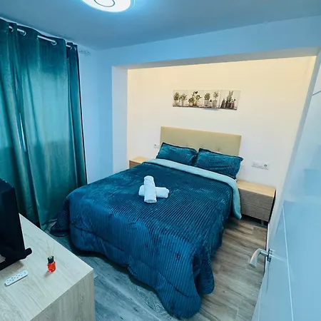 Apartamento Renovado A 3 Min De La Playa,piscina,wifi,aire,parking,vistas Comunitario Calpe