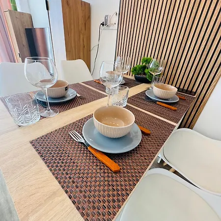 Apartamento Renovado A 3 Min De La Playa,piscina,wifi,aire,parking,vistas Comunitario Calpe