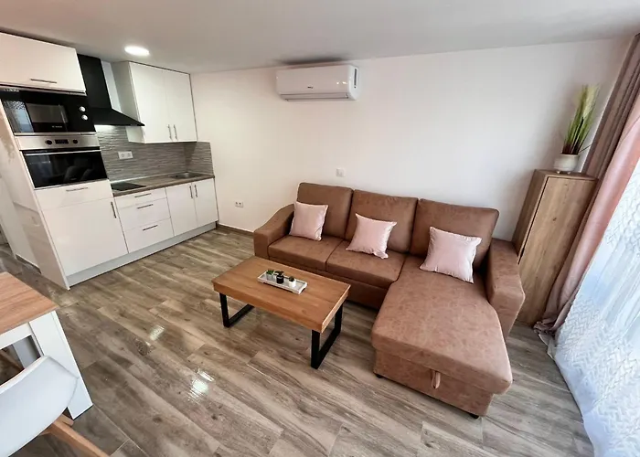 Apartamento Renovado A 3 Min De La Playa,piscina,wifi,aire,parking,vistas Comunitario Apartamento
